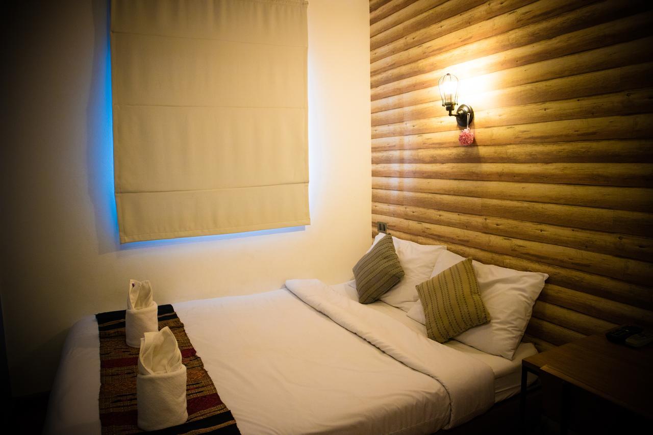 Tawan Bed Club Hostel Chiang Mai Exterior photo