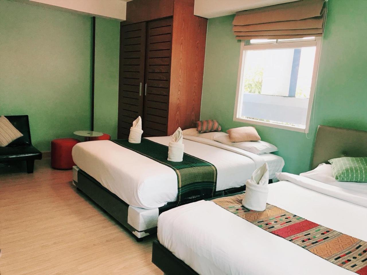 Tawan Bed Club Hostel Chiang Mai Exterior photo